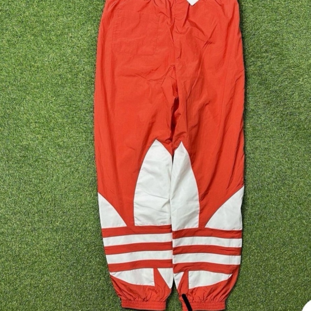Women's salmon, orange sweatpants size M￼
